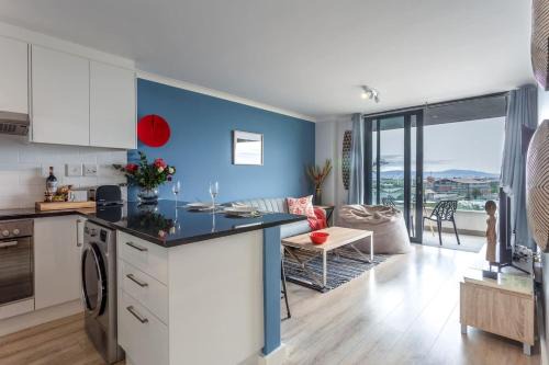 Tranquil, Spacious, Quiet Trendy With A View