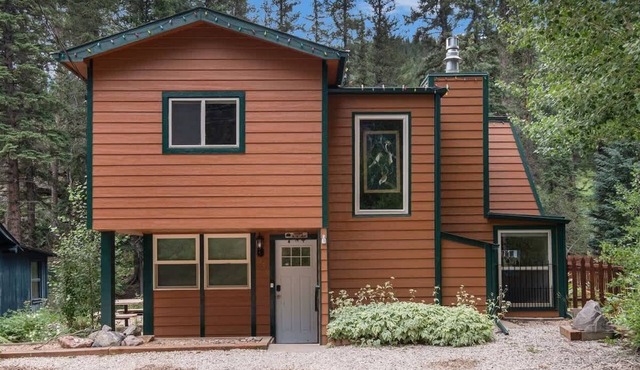 Tranquil Stream Cabin; quaint Estes Park cabin!