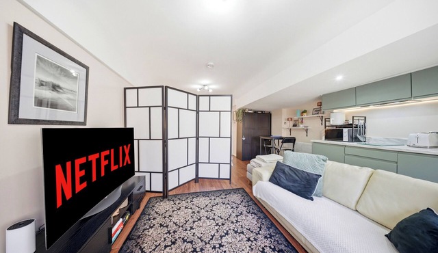 Tranquil Studio - Sleeps 2 & Private Parking