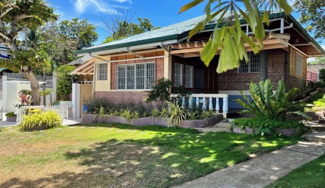 Tranquil Two-Bedroom Beach Front Cottage★