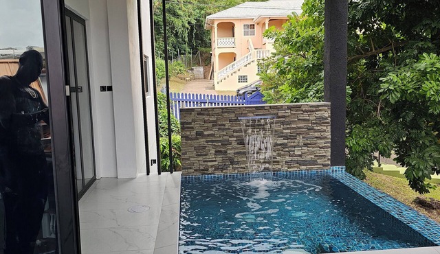 Tranquil ultra modern 1-bedroom villa with pool and AC in Lance Aux Epines