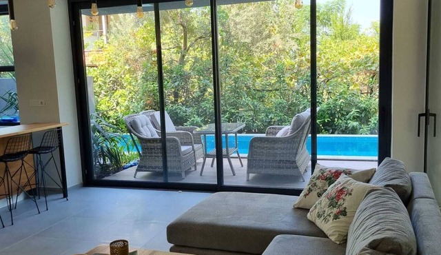 Tranquil vacation home with private pool near hiking routes and near the sea