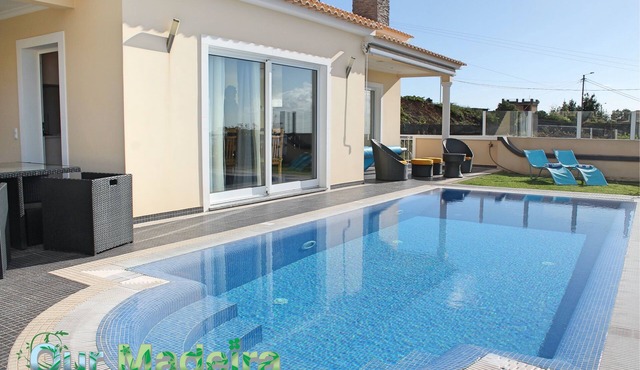 Tranquil villa with pool in Calheta | ArcoView