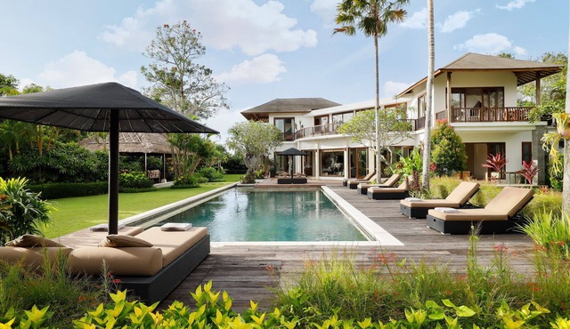 Tranquility and Luxury 6 Bedroom Villa, Jimbaran