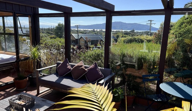Tranquility Base - Waikanae Beach Holiday Home