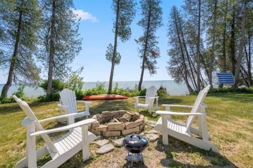 Tranquility Bay Getaway by Simple Life Rentals