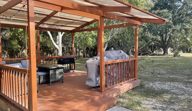 Tranquility on a Lake House- 3 miles from Weeki Wachee River