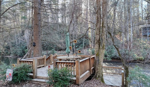 Tranquility on the Toccoa River - Dog-friendly, 4BR cabin w/hot tub in Suches!