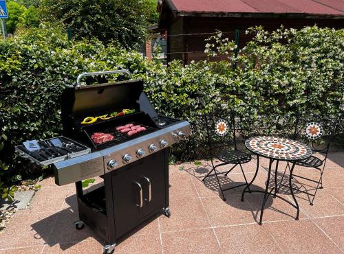 Tranquillità nel Verde Casa con Giardino per 6 Persone