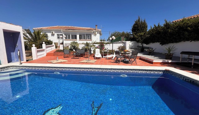 Tranquilo y Espacioso Chalet en Torrox Costa