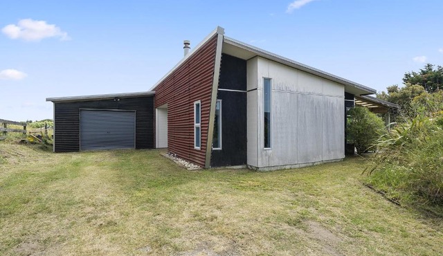 Tranquilo - Waikawa Beach Holiday Home