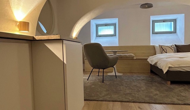 Transformed centuries old cellar into artist studio. Pet friendly