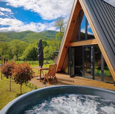Transylvantures Cabin