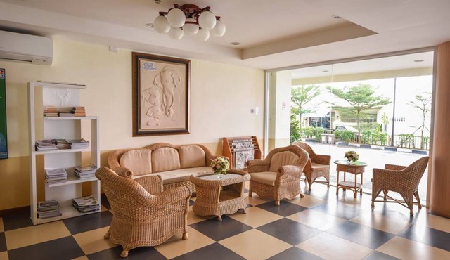 Trat Center Hotel