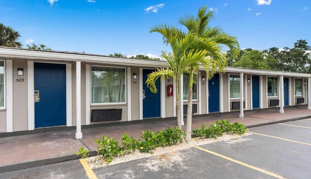 Travelodge by Wyndham Kissimmee Orlando