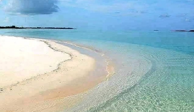 Treasure Cay Getaway with BOAT DOCK! 4 bedroom, pool, & bbq Cabana