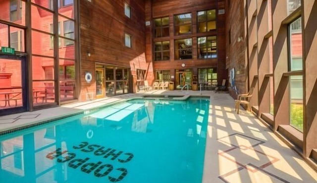 Tree House Condo - ski out