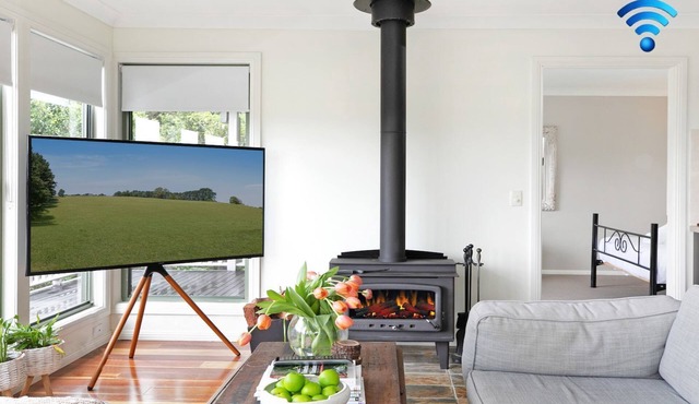 Tree-Scape Retreat – a serene oasis featuring breathtaking views, pet friendly accommodation
