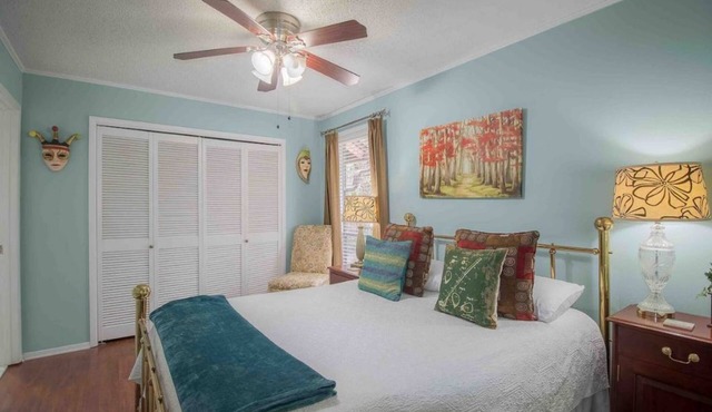 Tree Top Condo- Resort Style.CLEAN, Quiet, Pools, Beaches, Golf