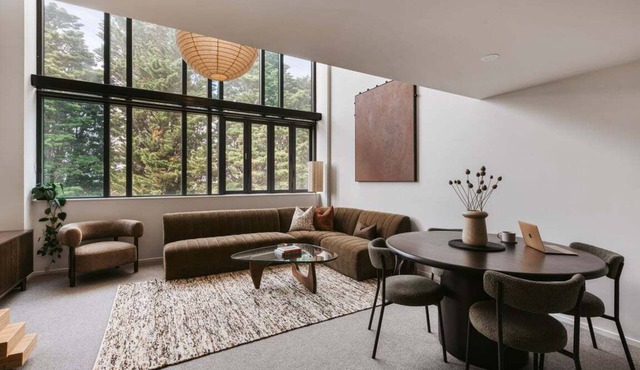 Tree Tops Loft - Stylish, Private 2-Bedroom Retreat in Mount Maunganui