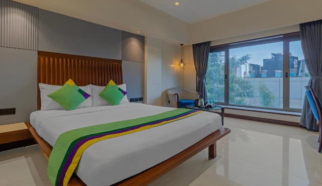 Treebo Regency - Bund Garden, Dhole Patil Road
