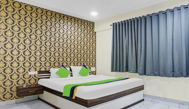 Treebo Trend Emerald Tree Chakan