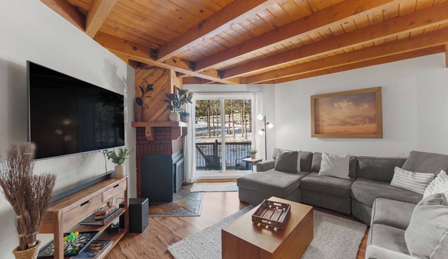 Treehouse #107, Building G by Summit County Mountain Retreats
