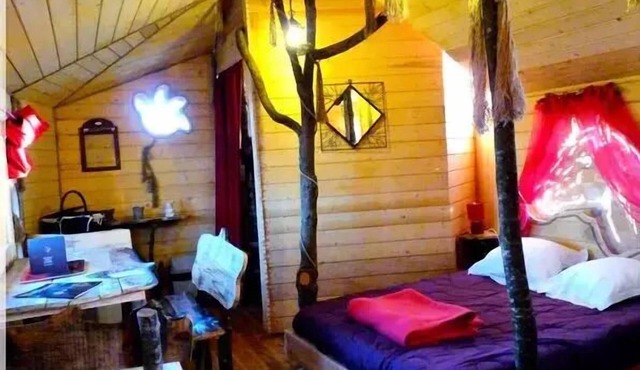 Treehouse for 4 People