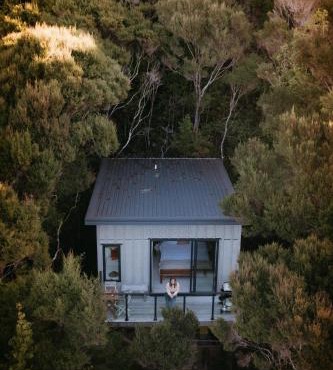 Treehouse Hideaway at Rekindle Treehouses