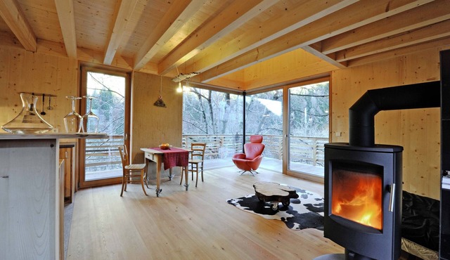Treehouse "Laugen Lodge" with Swimming Pond, Sauna, 80 km to Olympics 2026