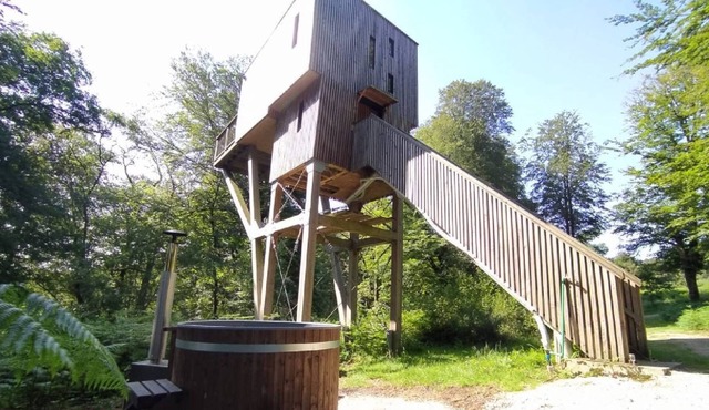 Treehouse & private SPA (4/5 peoples)