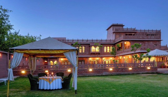 TreeHouse Rajbagh