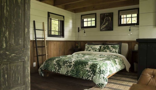 Treetop Hideaways - The Elements Treehouse