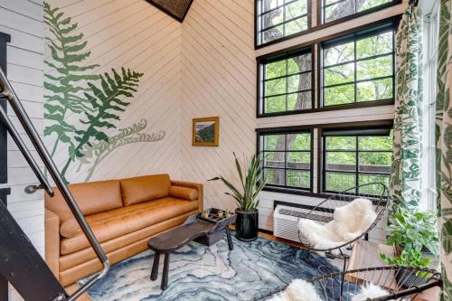 Treetop Hideaways: Wood Lily Treehouse in Chattanooga