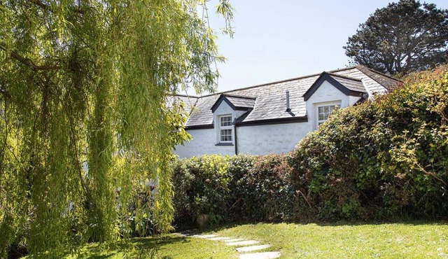 Tregarth, spacious accommodation located in an extended cottage just a 5 minute walk from Gorran Haven