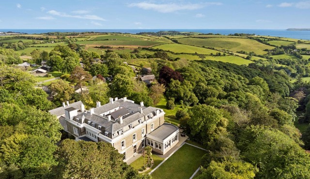 Trenython Manor
