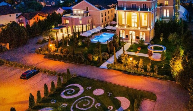Tresor Le Palais Timisoara, Curio Collection by Hilton