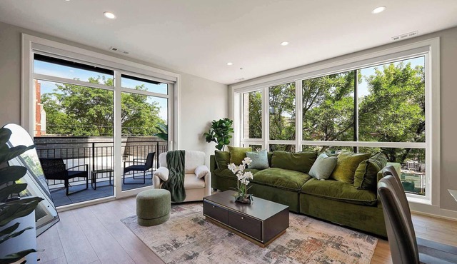 Tri-Taylor 2BD 2BA Designer Condo with Parking
