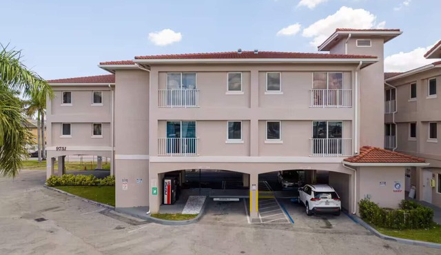 Triangle Suites LLC