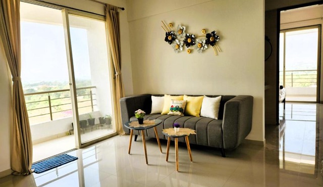 Trinity Stays Nashik - Mountain view Entire Apartment close to Sula