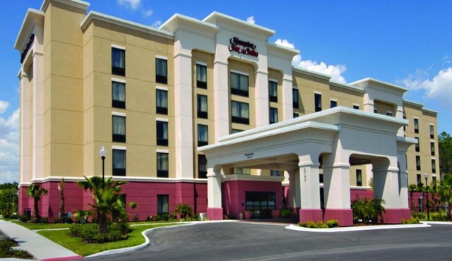 Triple 2 Queen Studio w/Sofa Bed + Pool Access, Breakfast and Fitness Center!