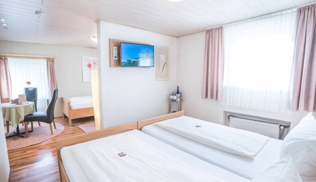Triple room with shower and WC