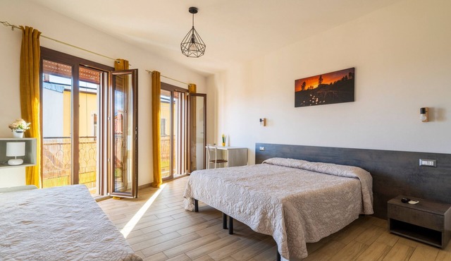 Triple room with private bathroom