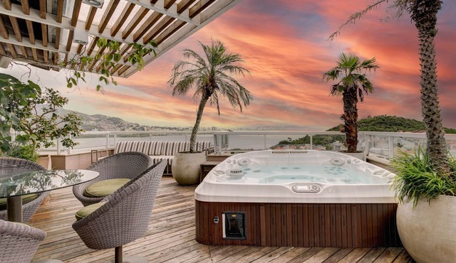 Triplex with the best view of Floripa