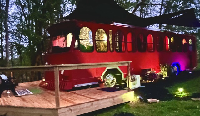 Trolley and The Treehouse #hiking #love #friendcation