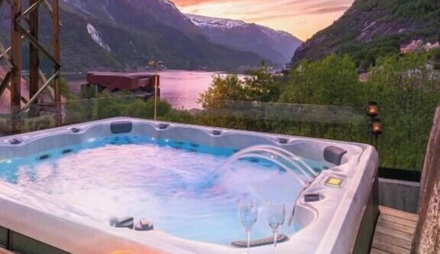 Trolltunga Hostel