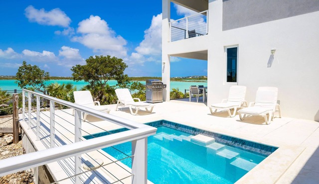 Tropical Waterfront Cooper Jack Bay Villa