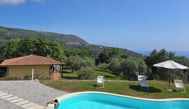 Tropea Capo Vaticano, Villa with pool, 5 minutes from the sea, quiet area