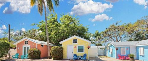 Tropical Cottages