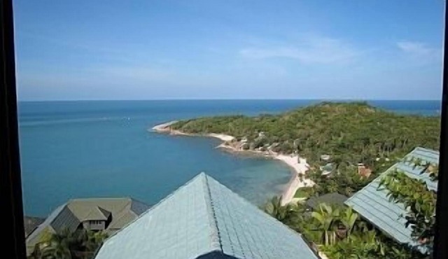 tropical oasis in a sought after location with private pool , bar and spa ,